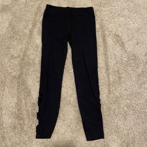 Girl’s leggings from “Athletagirl”